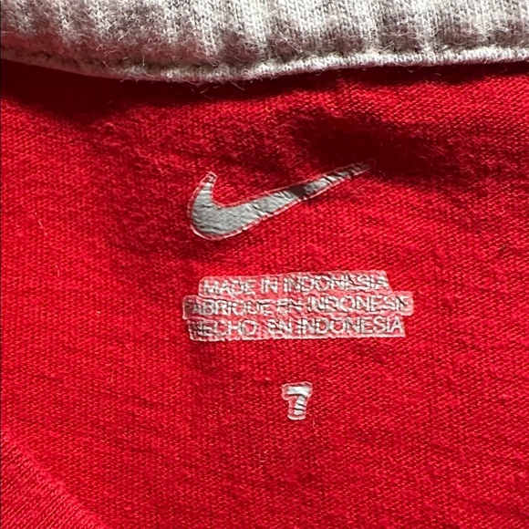 NIKE, BOYS SHORT SLEEVE, RED SHIRT, & CHILDRENS PLACE, BOYS CAMO SHORTS, SIZE 7 - Picture 8 of 8